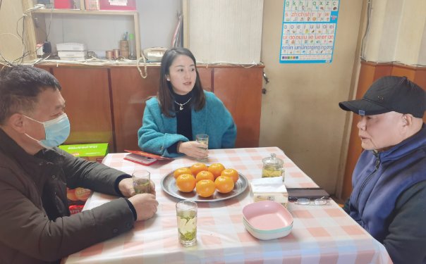 邗江实验学校蒋王小学：新春送温暖，慰问暖人心