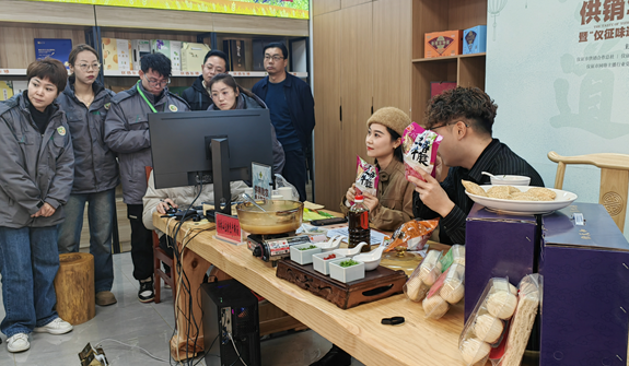 仪征供销合作总社：“供销年货节”上的“仪征味道”