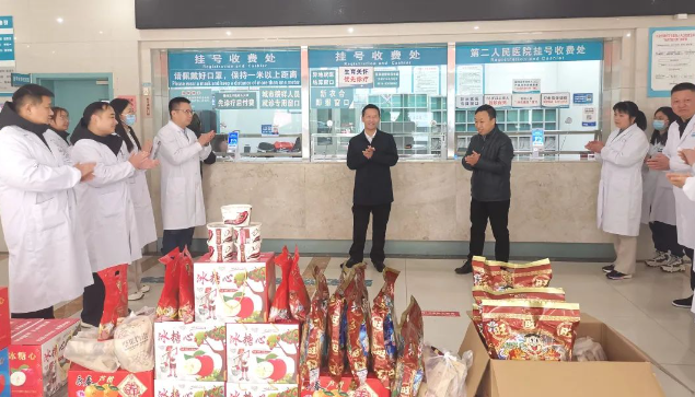 仪征枣林湾旅游度假区：刘昌金看望慰问一线干部职工和返乡乡贤