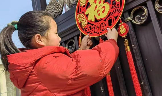  邗江陈俊学校：槐蕾学子寻味中国年