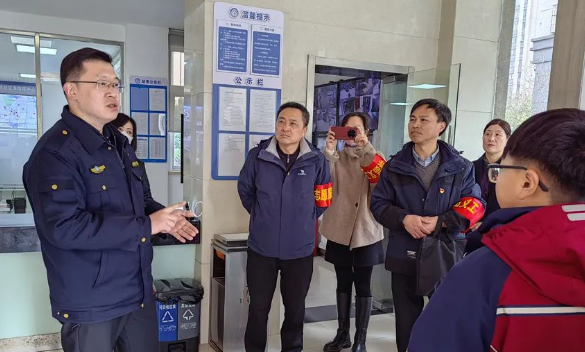 铭记党的宗旨 携手奉献爱心