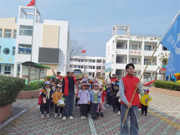 盱眙县黄花塘镇中心幼儿园开展清明节主题教育活动