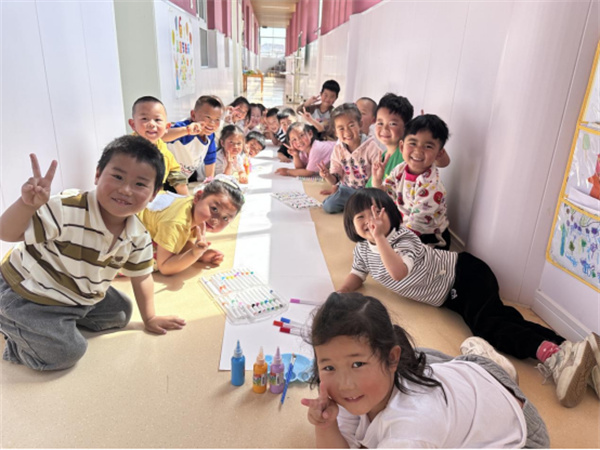 “童心童画，快乐涂鸦”——盱眙县河桥镇中心幼儿园小班六一儿童节活动
