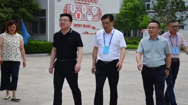 仪征市新集镇：束余良带队督导检查中考考点工作