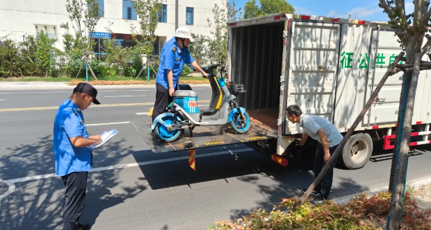 仪征城管：治理共享单车，促进共享文明