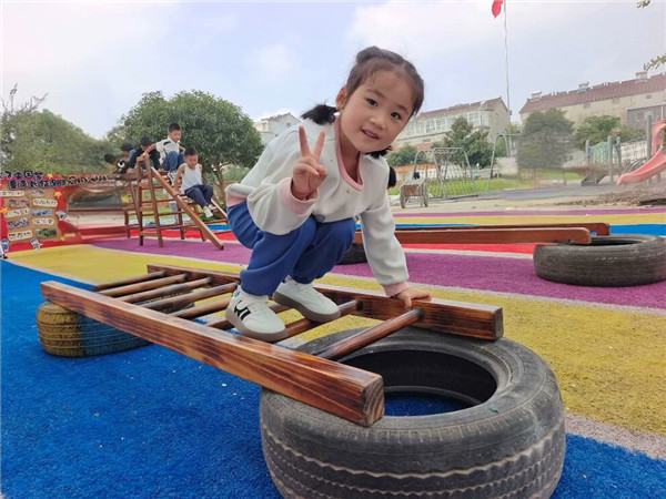 童真迎国庆  红色润童心——盱眙县穆店乡中心幼儿园开展庆国庆主题活动