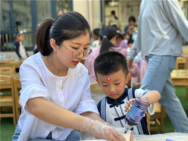 萌娃迎国庆 民族大联欢——盱眙县五墩幼儿园教育集团举办民族文化艺术节迎国庆