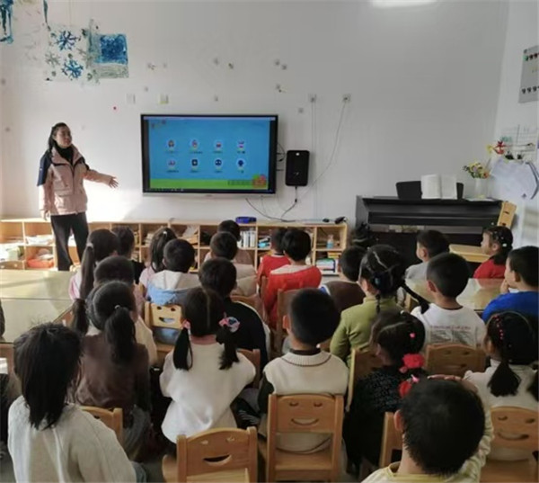 消防在童心，安全伴我行——盱眙县爱民路幼儿园举行消防演练活动
