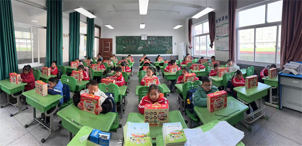 “旺旺”助成长  爱心向未来