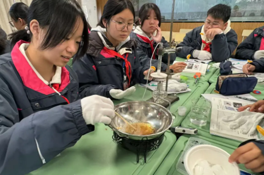 扬州维扬中学吴怡：冬至与物理学科的融合