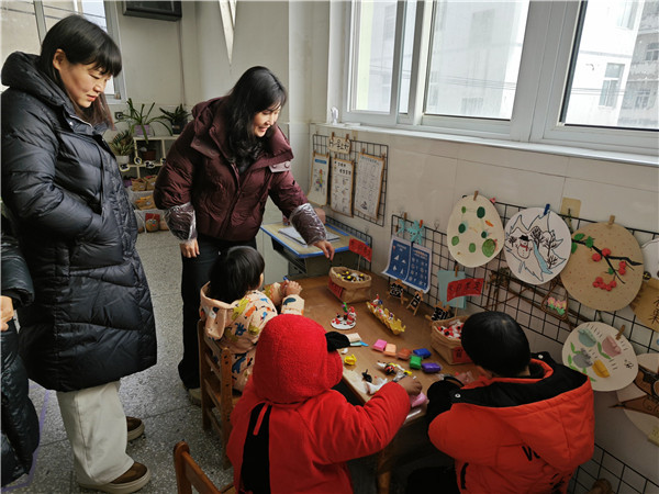 能触摸，有温度，可互动——盱眙县官滩镇中心幼儿园开展区域环境创设及游戏观摩活动