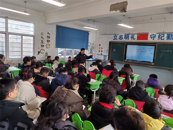 科技赋能教育 智慧点亮未来 ——淮安市程福红网络名师工作室举行现场研讨活动暨开班仪式