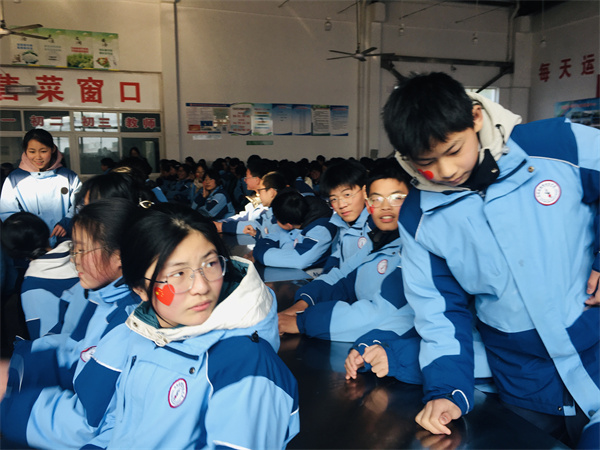 盱眙县维桥初级中学举行“2025年元旦爱国主义歌曲”合唱比赛