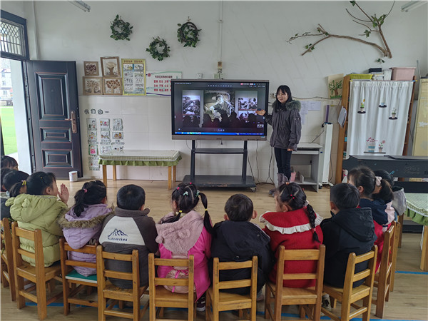 盱眙县仇集中心幼儿园开展学雷锋主题活动