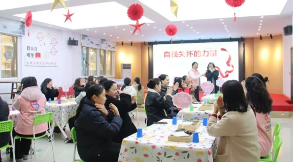 仪征青山镇胥浦家园：女神养生局 齐来拍八虚