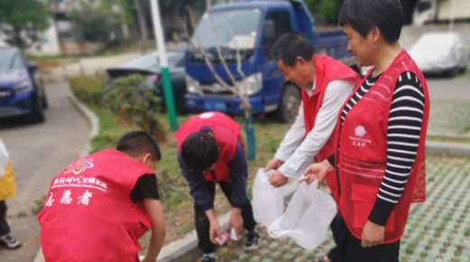 云台村丨拾捡垃圾促文明 志愿服务显担当