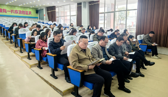 扬州公道中学：高三年级举行一模质量分析会