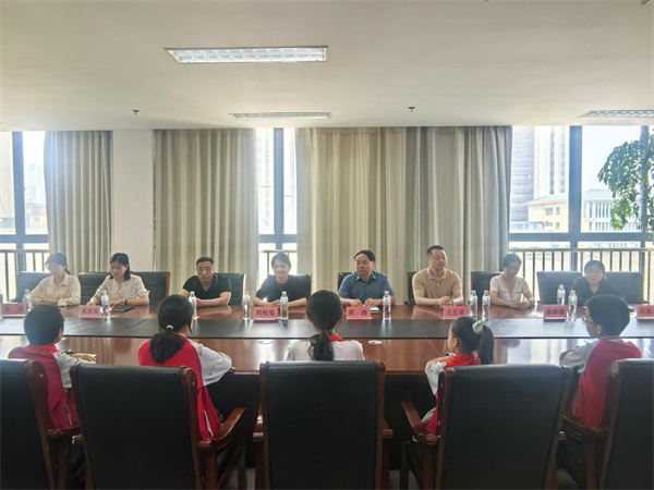 同心送温暖 关爱暖童心——盱眙县实验小学开展关爱活动