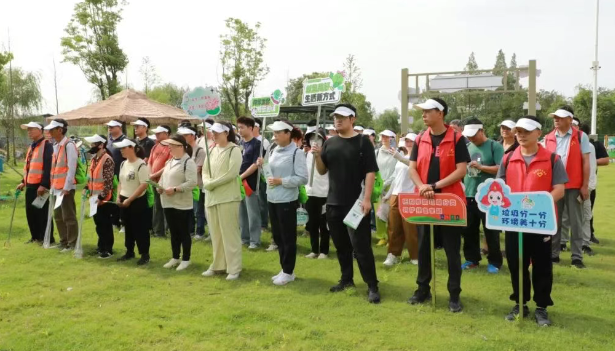 仪征市新集镇：“莲洁”新集路 “绿跑”清风途