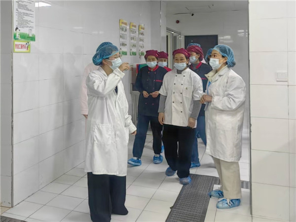 严守食安细节 守护幼儿健康——盱眙县五墩幼儿园教育集团开展食堂人员培训