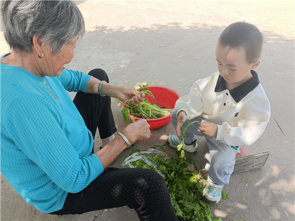 童心敬老 爱满重阳——盱眙县第一实验幼儿园开展重阳节主题感恩活动