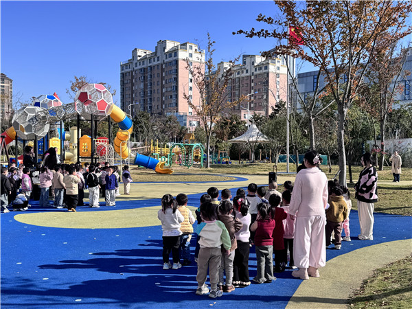 消防演练筑安全防线,应急疏散护幼儿成长——盱眙县盱城街道中心幼儿园开展