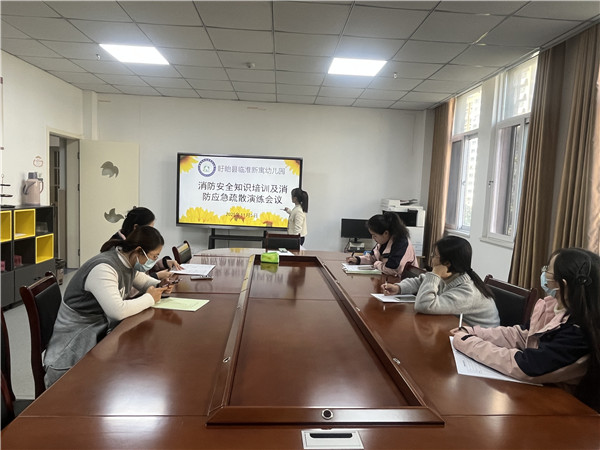 消防“驻”童心,安全“伴”同行——盱眙县临淮新寓幼儿园开展消防演练活动