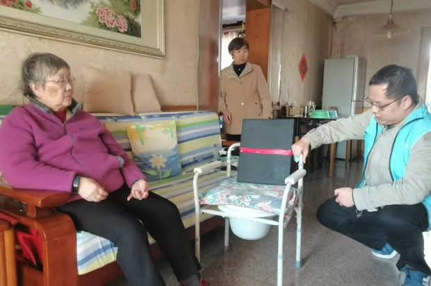 仪征市真州镇东山社区残协:贴心服务 温情助残