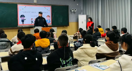 仪征市月塘镇：“扫黄打非”树新风 携手护苗促成长