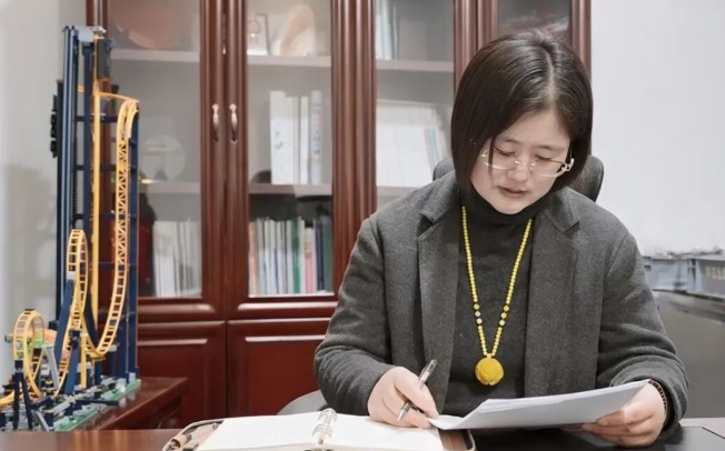 窦百香：科技创新赛场上的“硬核玫瑰”