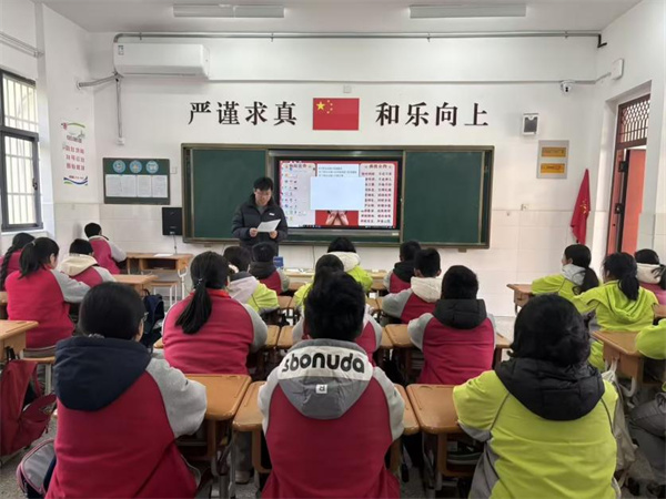 盱眙县实验小学第一分校开展防震减灾应急疏散演练