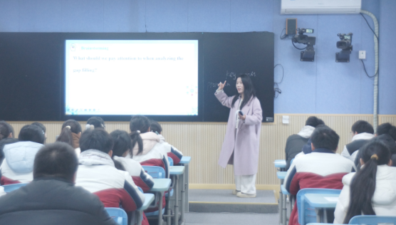 深耕课堂展风采，以研促教共成长