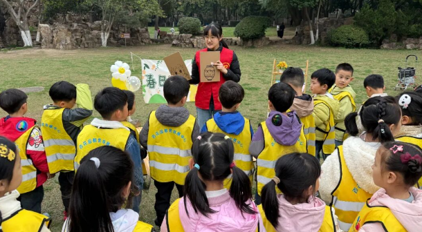 仪征市真州镇白沙社区：童声共“阅”  稚笔生“花”