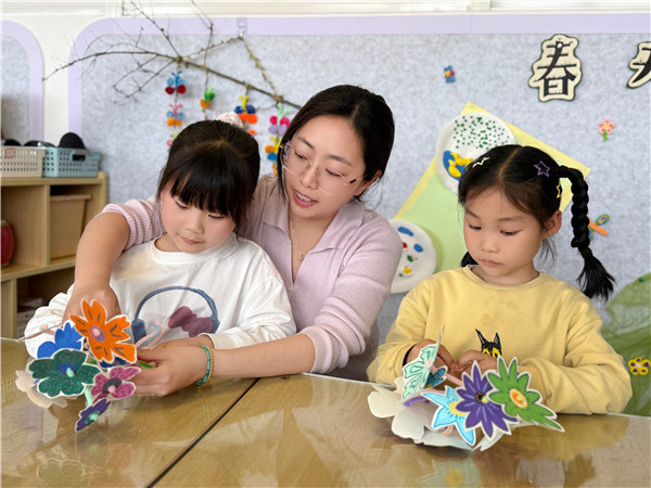 浅夏柔风暖  温情致母爱——盱眙县盱城街道中心幼儿园开展母亲节主题系列