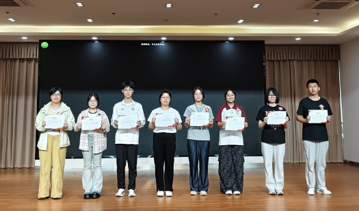 扬州公道中学开展学生会干部竞选：追光而遇，“会”聚青春