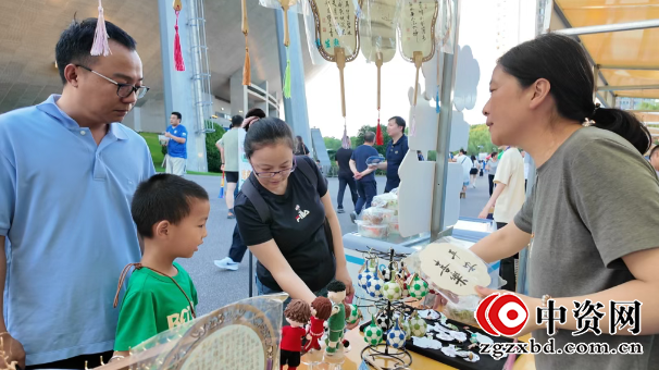 仪征市残联：非遗进“苏超” 巧手织就绿茵梦