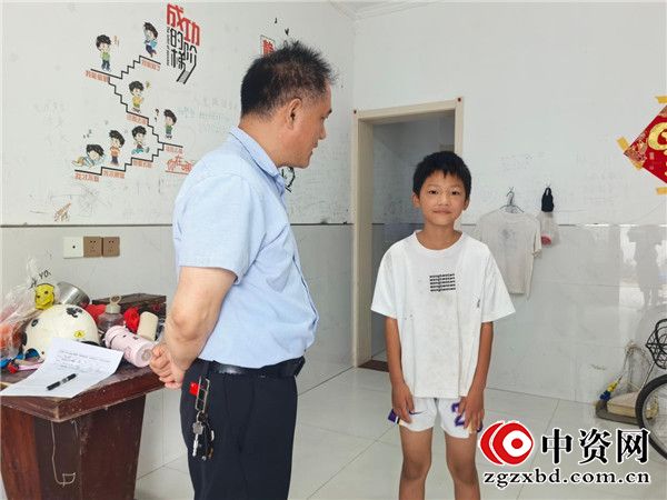 淮教联家 润心相伴——盱眙县河桥中心小学党总支开展暑假走访特殊群体学生主题党日活动